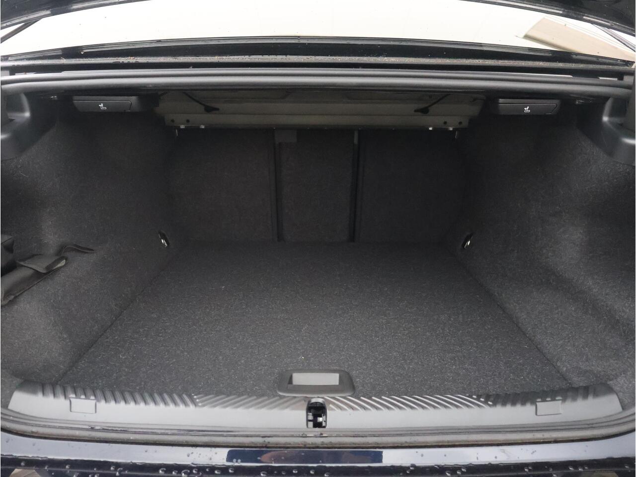 BMW i5 M60 xDrive 84 kWh M-Sportpakket Pro - Bowers & Wilkins - Pano - Driving Assistant Professional - 21" LMV - Stoelventilatie