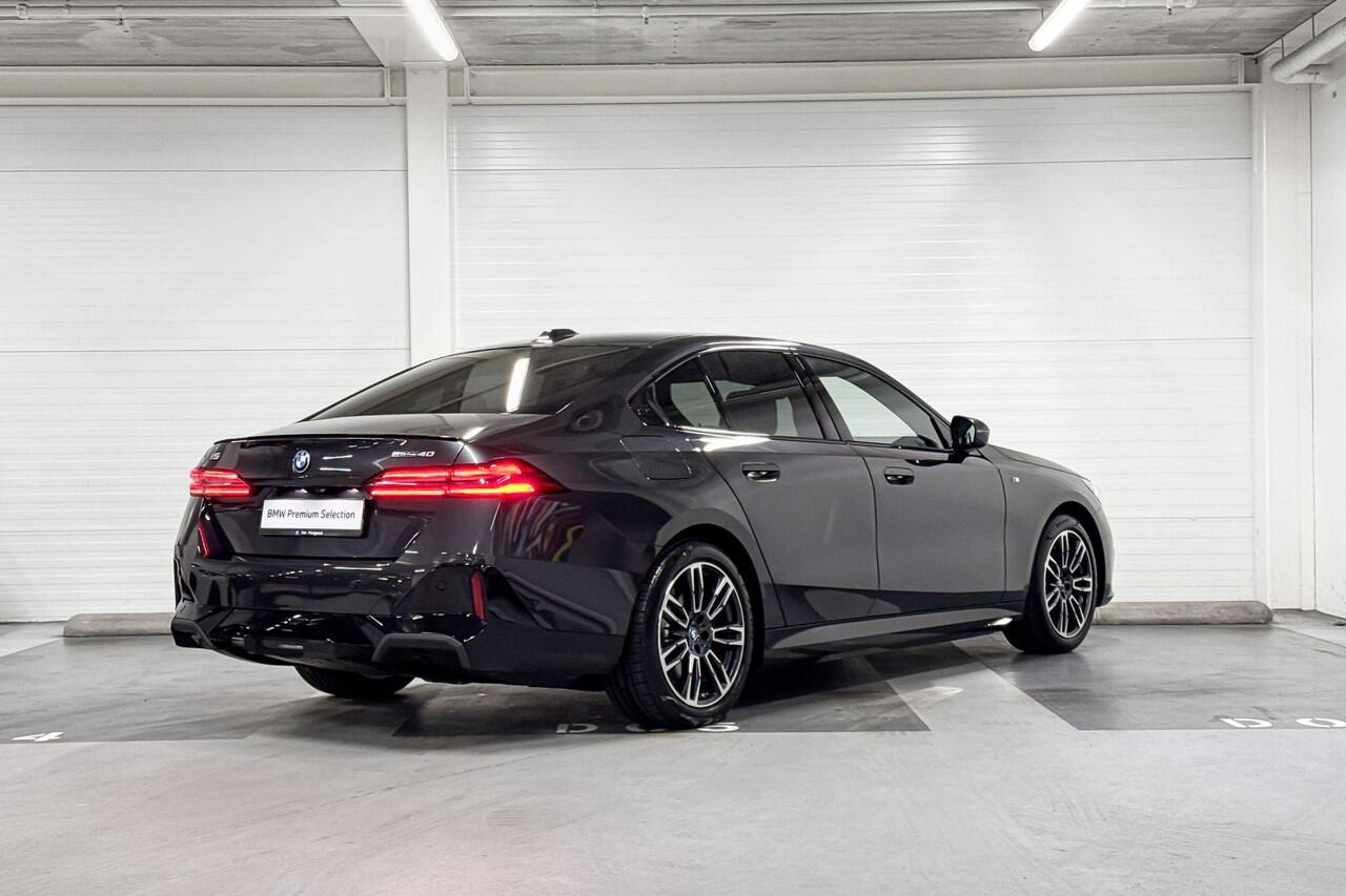 BMW i5 Sedan eDrive40 | M-Sport Pro | Travel Pack | Driving Assistant | Harman/Kardon | Comfort Access