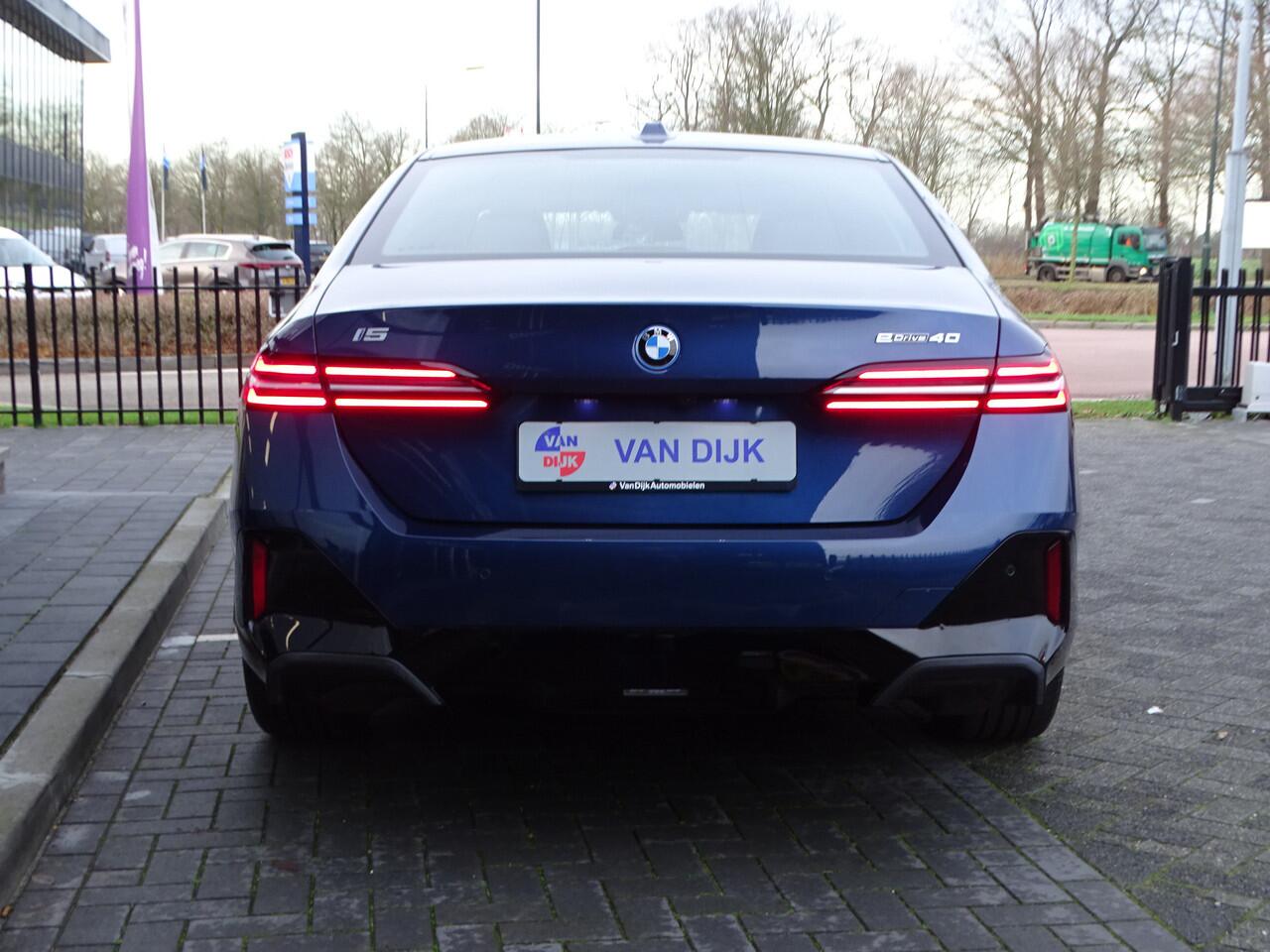 BMW i5 eDrive40 M Sport Edition Elek.Trekhaak Driv.Ass.Plus Park.hulp Ada.Led Nav. 19''LM Velgen
