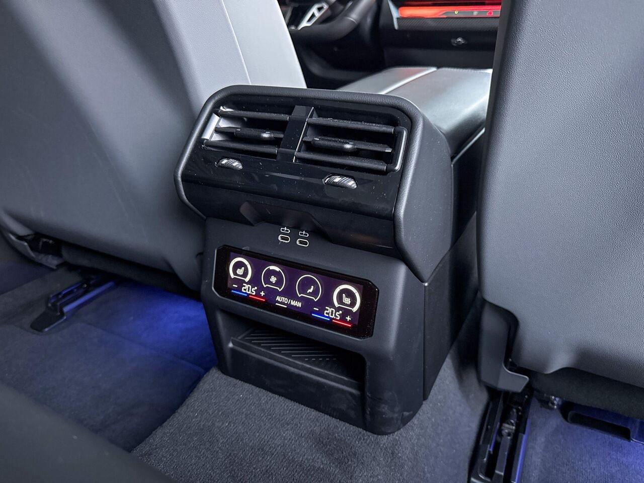 BMW i5 Touring xDrive40 M Sportpakket Pro / Innovation Pack / Travel Pack / Comfort Pack / Panoramadak / Bowers & Wilkins