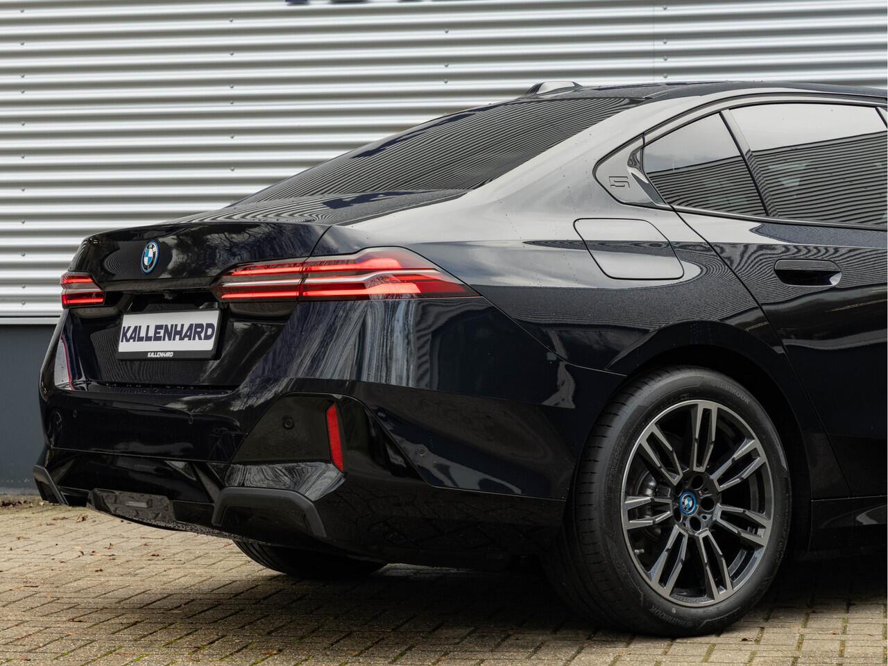 BMW i5 eDrive40 M-Sport - Onderstel Prof - Driving Ass Plus - Comfortstoelen