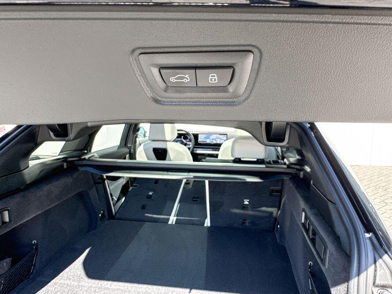 BMW i5 Touring eDrive40 M Sport Edition | M Sport Pro | Innovation Pack | Travel Pack | Comfort Pack | Trekhaak