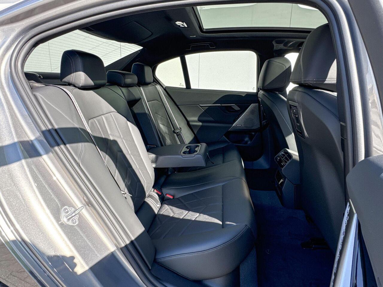 BMW i5 Sedan eDrive40 | M Sport Pro | Innovation Pack | Travel Pack | Comfort Pack