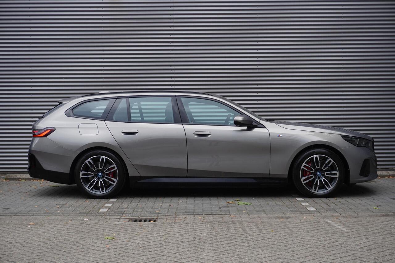 BMW i5 Touring eDrive40 M Sportpakket Pro | Comfort Pack | Trekhaak met elektrisch wegklapbare kogel | Adaptief onderstel professional | Driving Assistant Professional | Harman-Kardon sound system