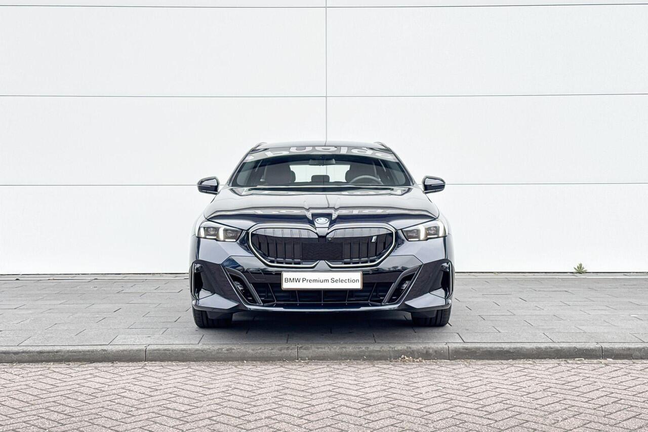 BMW i5 Touring eDrive40 M Sport Edition | Selections