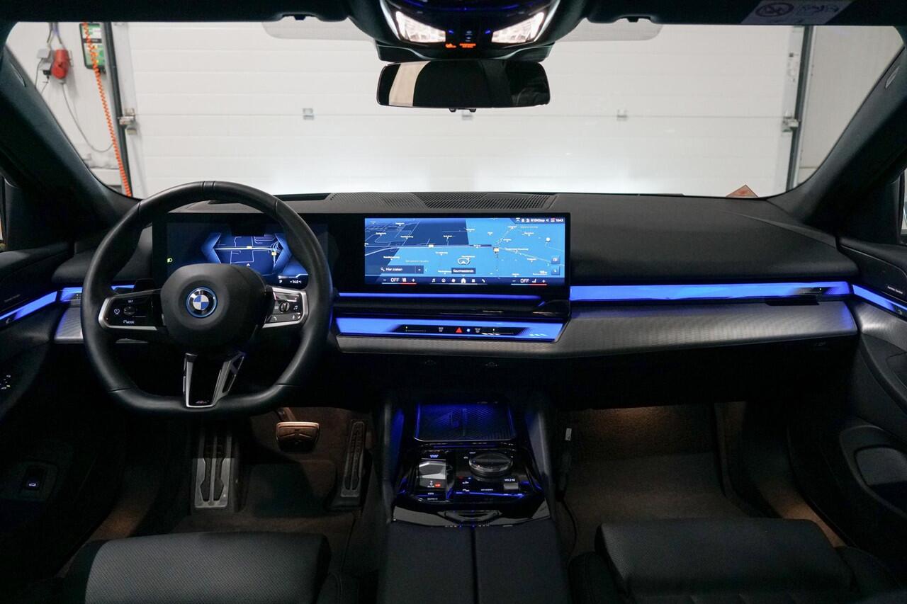 BMW i5 eDrive40 84 kWh Panoramadak | Stoelventilatie | CoPilot | Harman Kardon