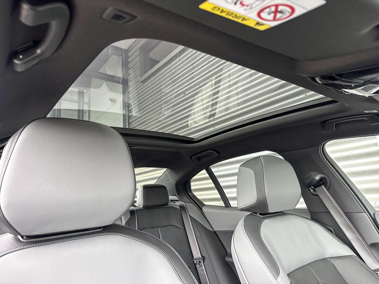 BMW i5 Sedan eDrive40 M Sport Edition | M Sport Pro | Innovation Pack | Travel Pack | Comfort Pack | Showroomvoordeel | ElectricDeals