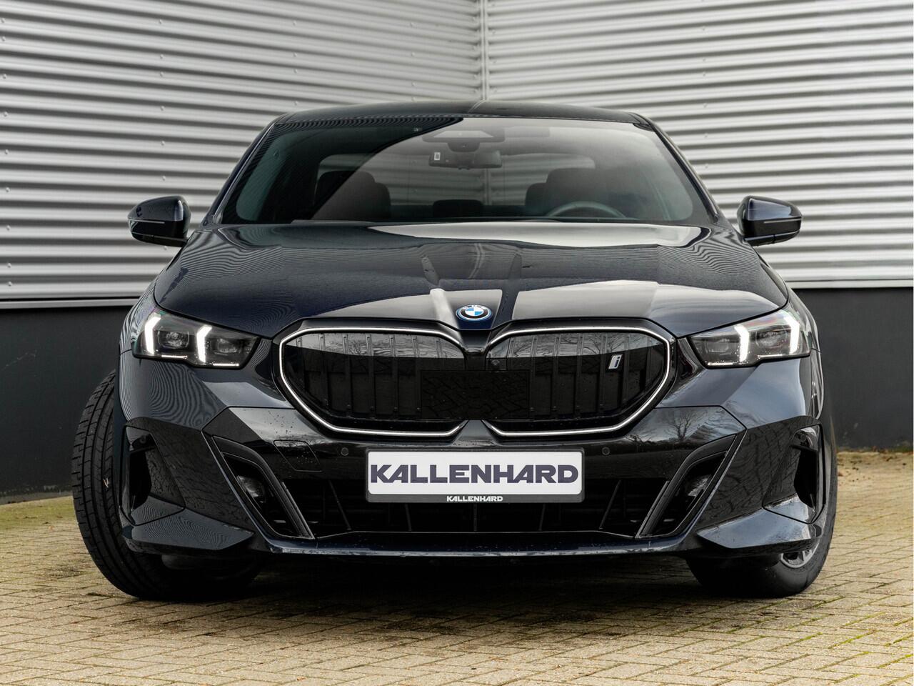 BMW i5 eDrive40 M-Sport Pro - Pano - Onderstel Prof - Driving Ass Prof - Harman Kardon