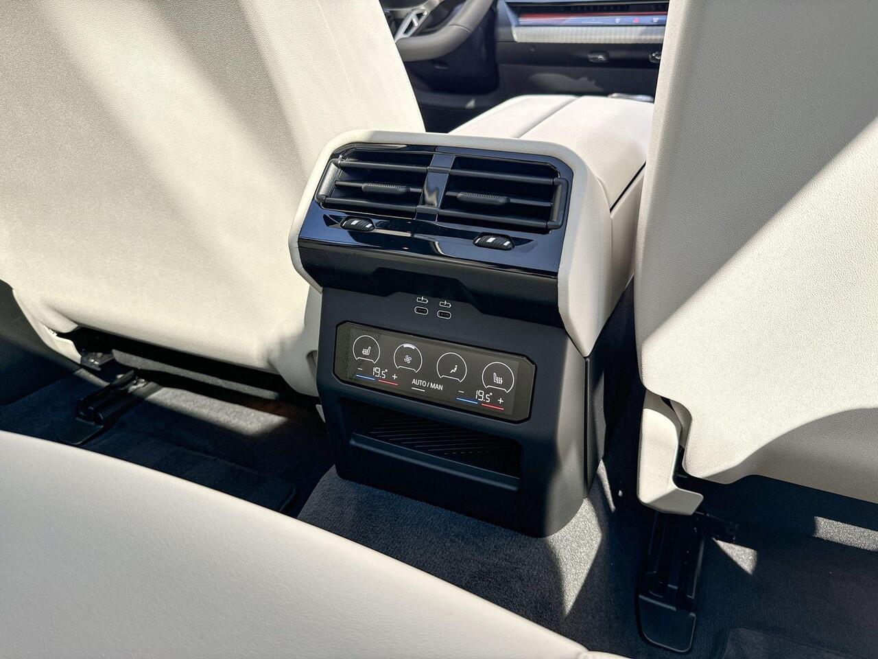 BMW i5 Touring eDrive40 M Sport Edition | M Sport Pro | Innovation Pack | Travel Pack | Comfort Pack | Trekhaak