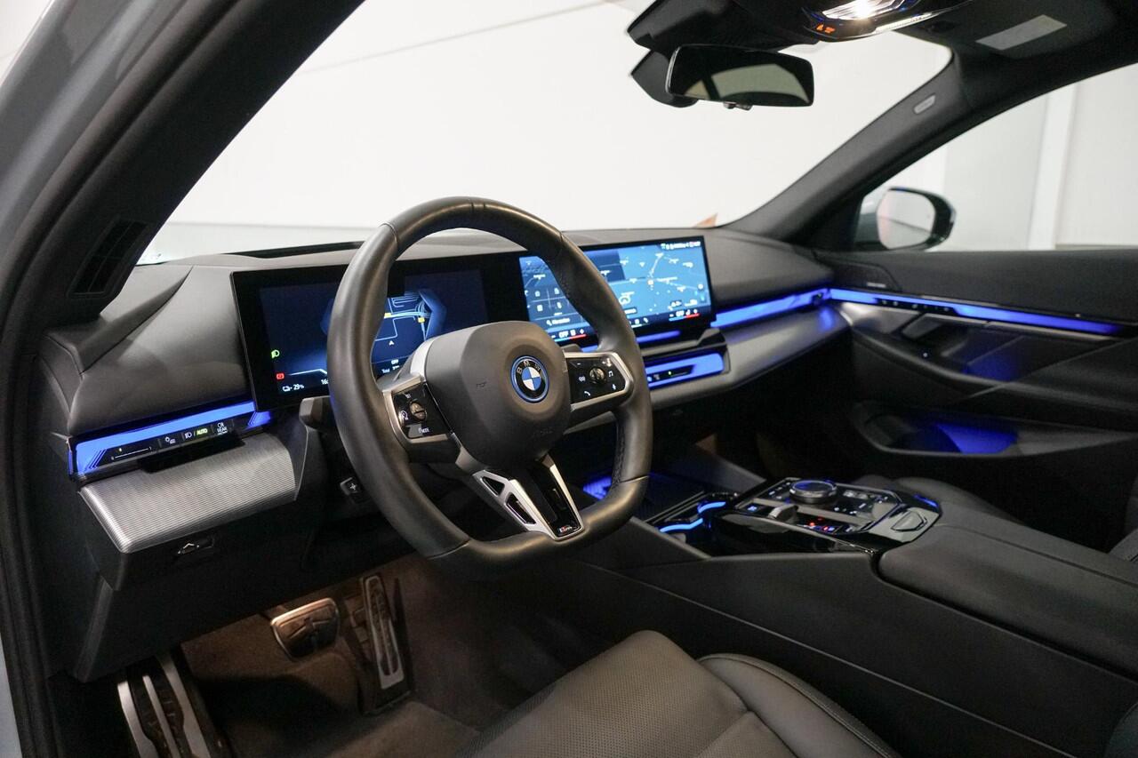 BMW i5 eDrive40 84 kWh Panoramadak | Stoelventilatie | CoPilot | Harman Kardon