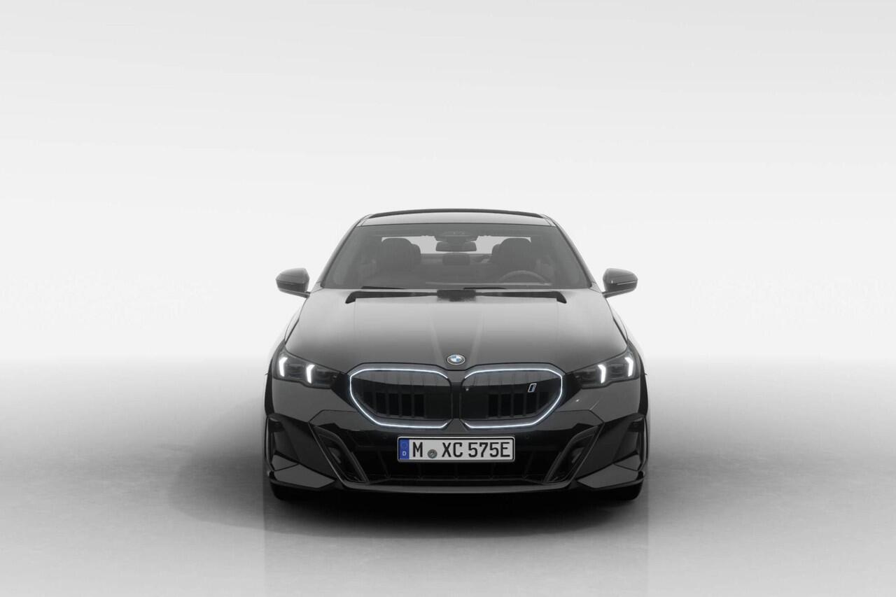 BMW i5 Sedan eDrive40 M Sport Edition | M Sport Pro | Innovation Pack | Travel Pack | Comfort Pack | Showroomvoordeel | ElectricDeals