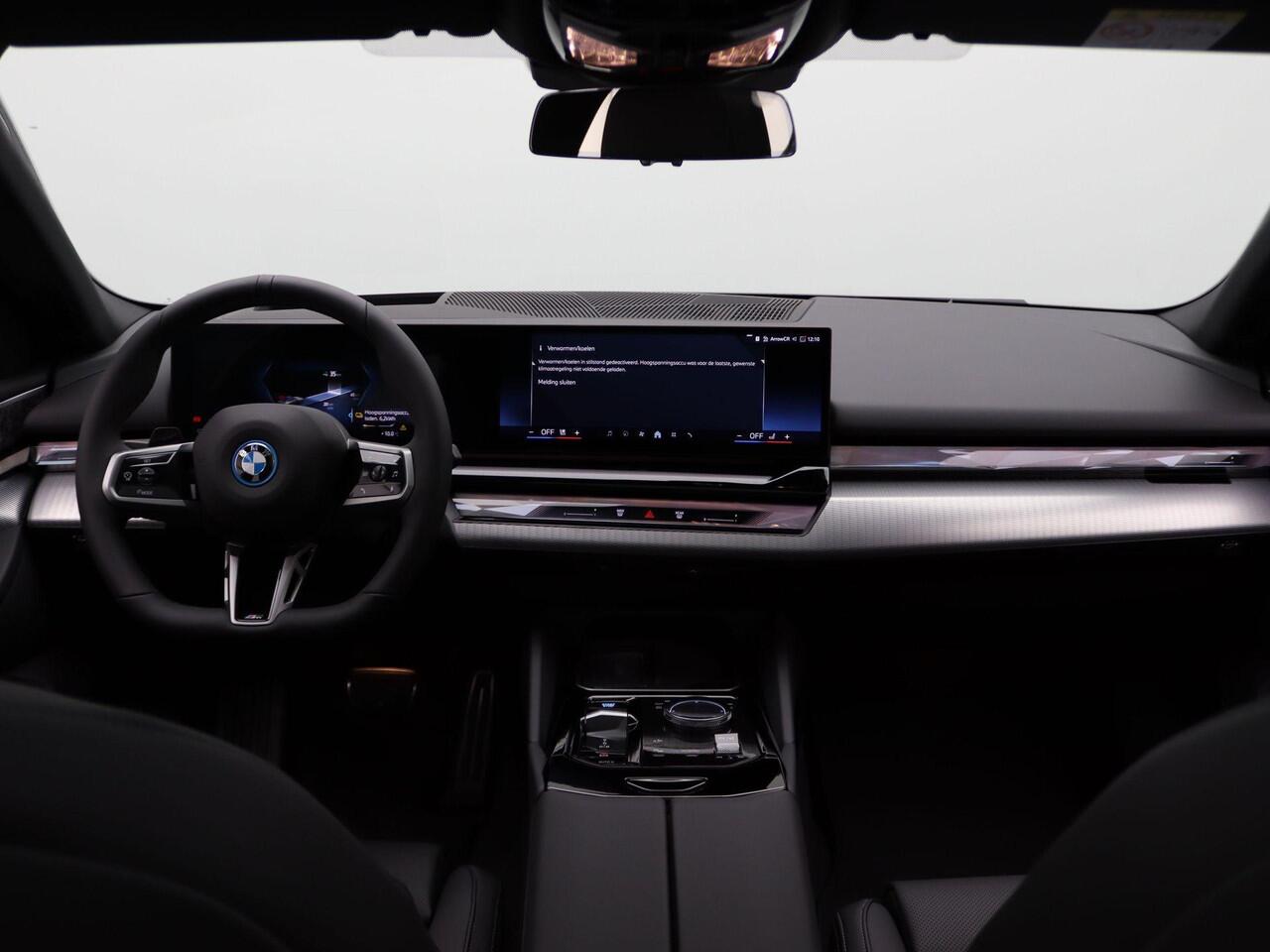 BMW i5 eDrive40 | M Sport Package | M Sport Package Pro | Equipment Package Pro | Travel Package | Comfort Package | Showroom Selection