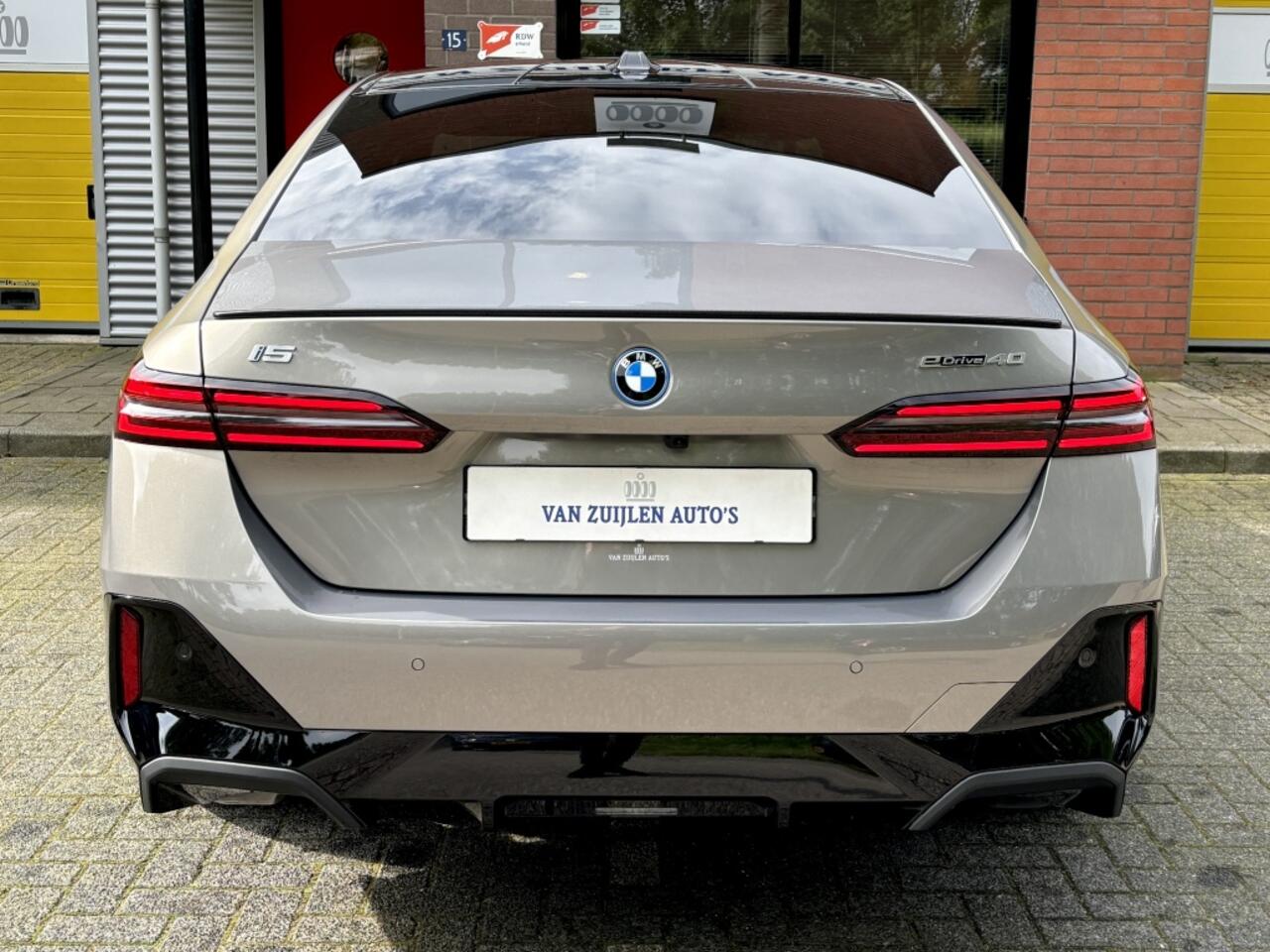 BMW i5 eDrive40 M-Sport Panorama B&W Memory Head-up Carbon 20''
