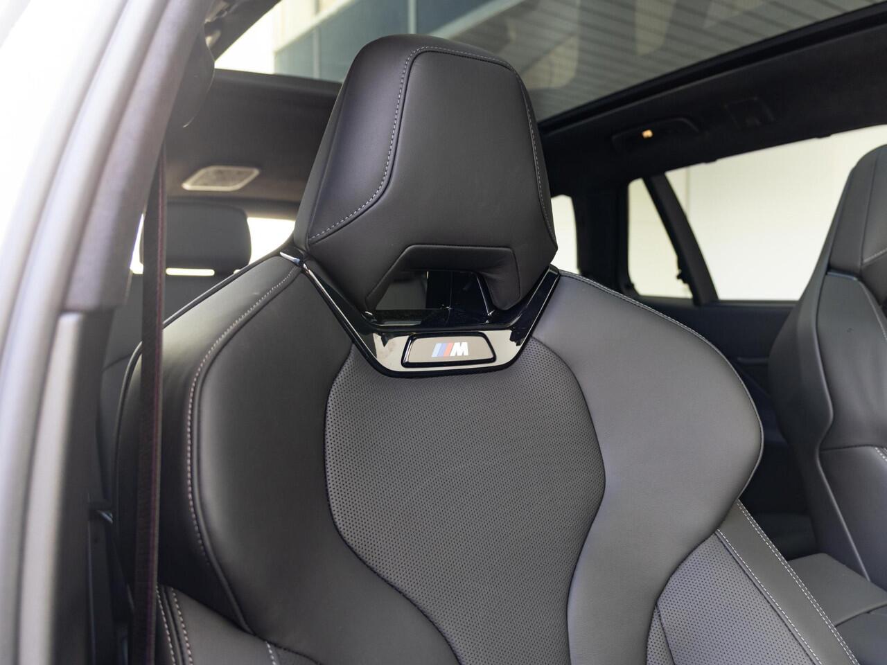 BMW i5 Touring eDrive40 | M Sportpakket Pro | Innovation Pack | Bowers & Wilkins | Verwarmd Stuurwiel | Comfort Access | Panoramadak | Stoelventilatie | Trekhaak