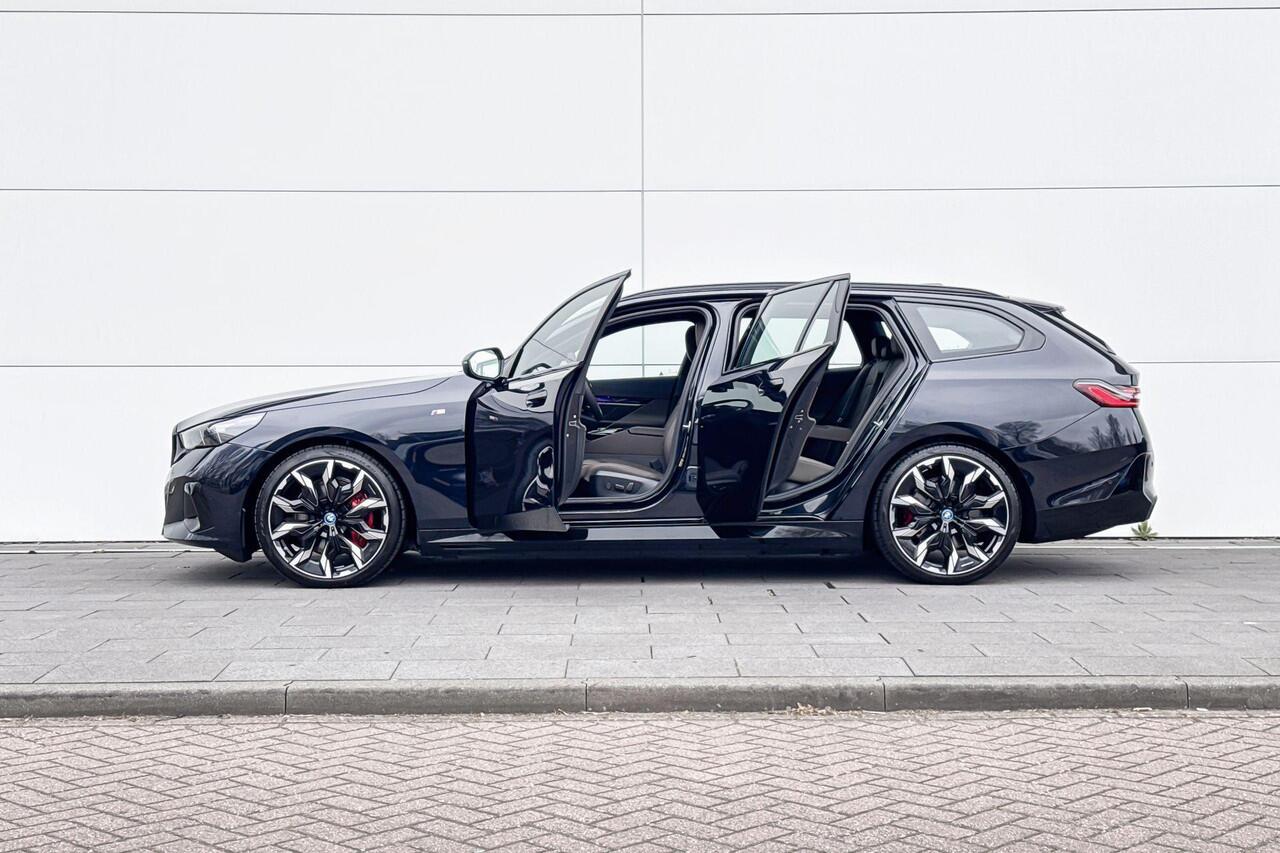 BMW i5 Touring eDrive40 M Sport Edition | Selections