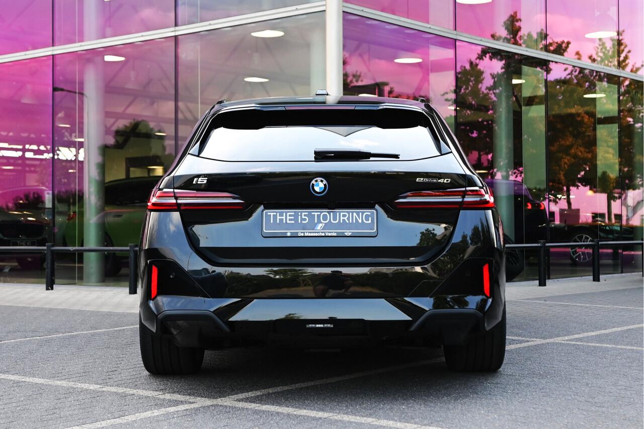 BMW i5 Touring eDrive40 M Sport / Panoramadak / Trekhaak / Bowers & Wilkins / M Multifunctionele Stoelen / Comfort Access / Adaptieve LED / Stoelventilatie