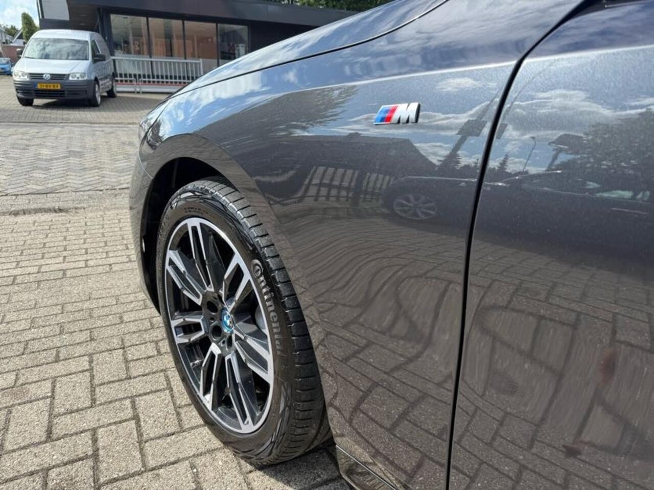 BMW i5 eDrive40 84 kWh