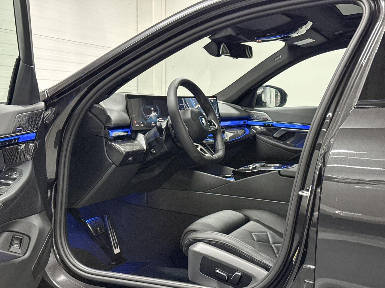 BMW i5 Sedan eDrive40 | M-Sport Pro | Travel Pack | Innovation Pack | Comfort Pack | Driving Assistant Plus | Bowers&Wilkins | Panoramadak | Comfort Access | Trekhaak