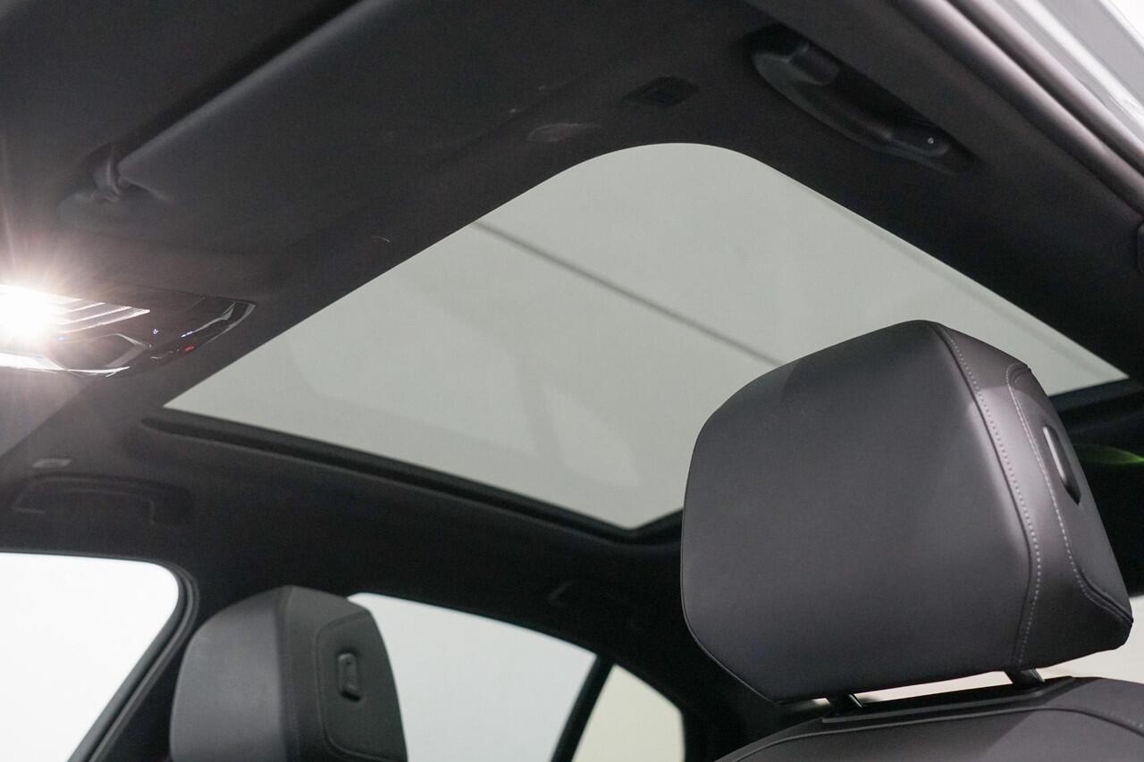 BMW i5 eDrive40 84 kWh Panoramadak | Stoelventilatie | CoPilot | Harman Kardon