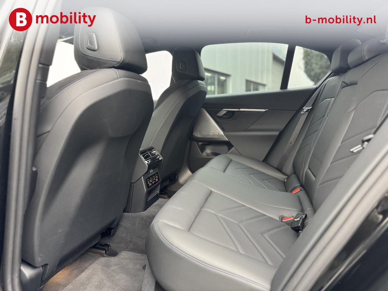 BMW i5 M60 xDrive 84 kWh M-Sport Trekhaak 2.000KG! Harman Kardon | 360 Camera | Head Up Display | DAB Audio