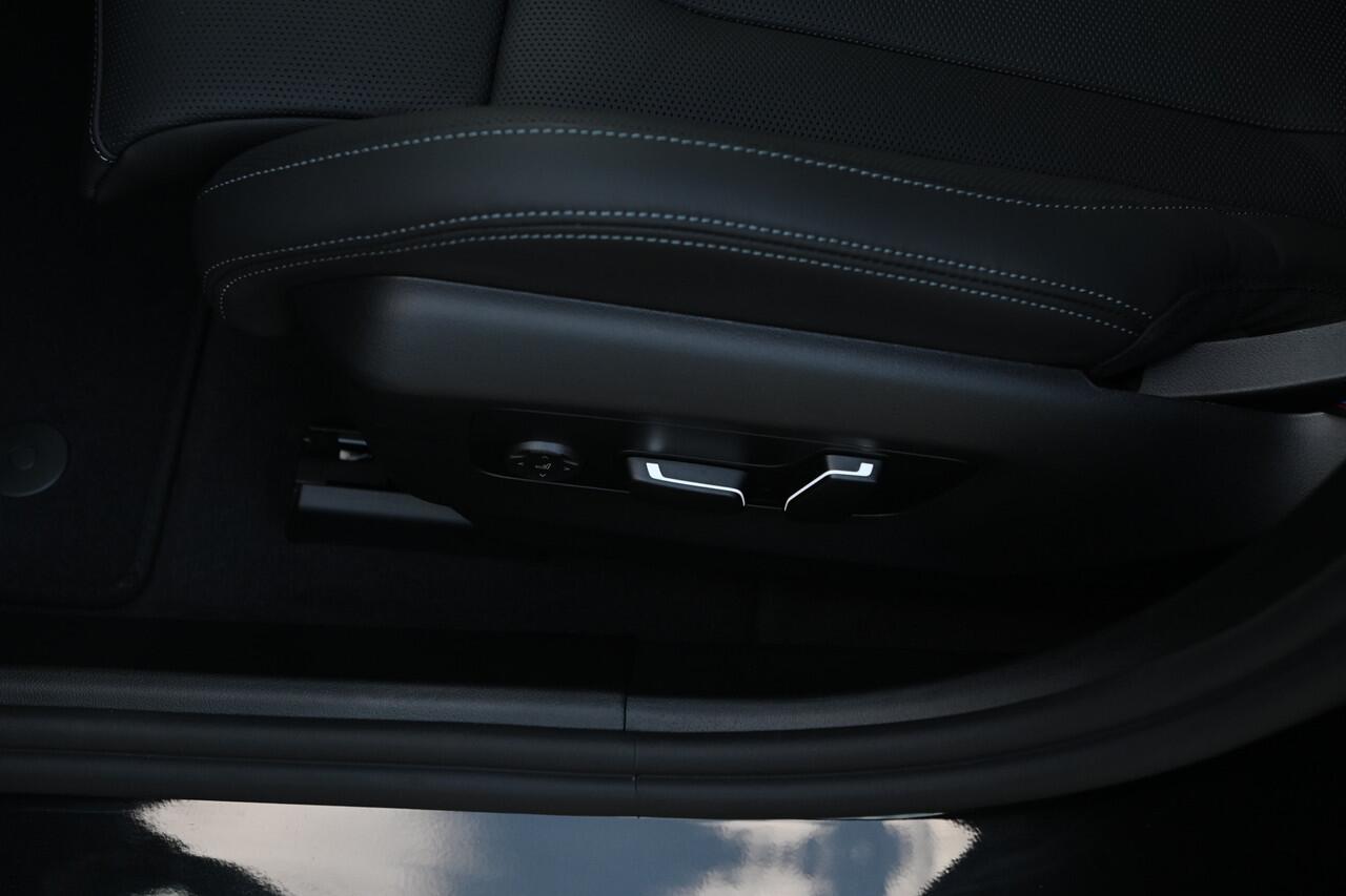 BMW i5 Touring eDrive40 M Sport / Panoramadak / Trekhaak / Bowers & Wilkins / M Multifunctionele Stoelen / Comfort Access / Adaptieve LED / Stoelventilatie