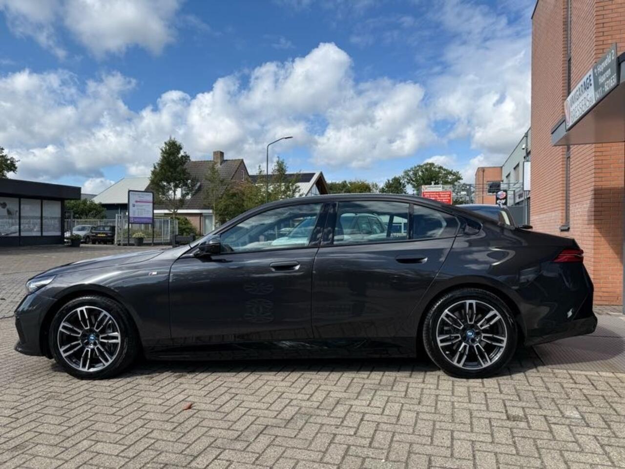 BMW i5 eDrive40 84 kWh