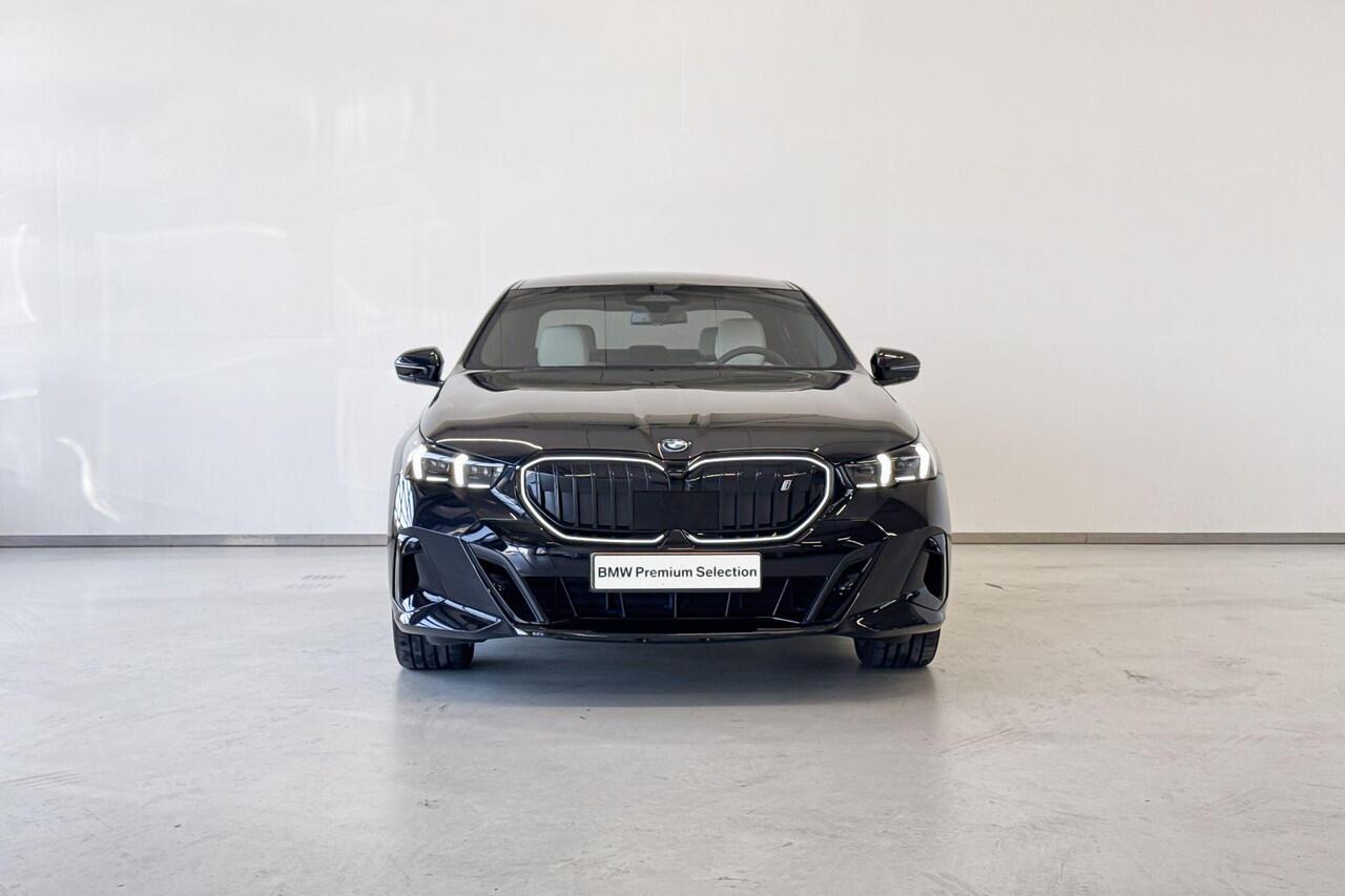 BMW i5 Sedan eDrive40 Innovation Pack M Sport Edition | Selections