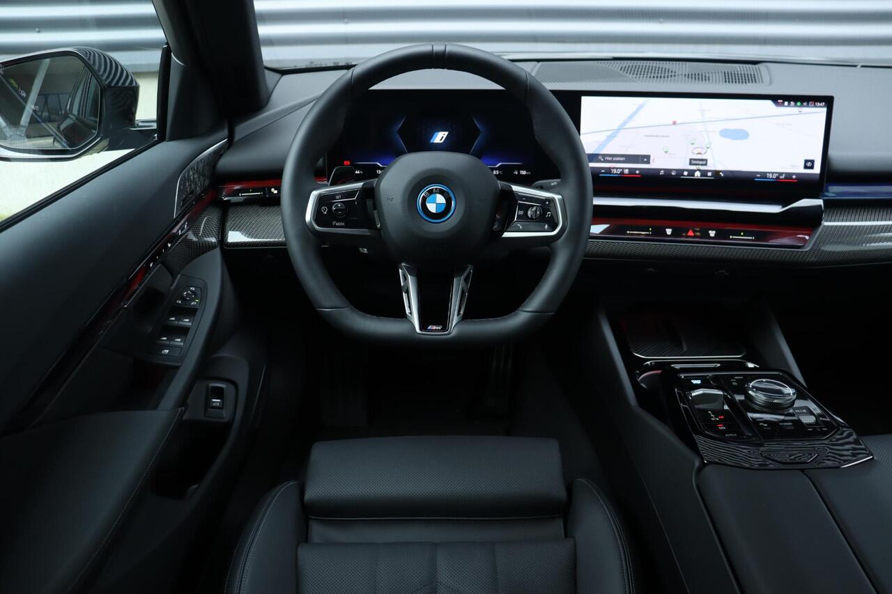 BMW i5 eDrive40 | M Sportpakket Pro | Comfort Pack | Driving Assistant Plus | Bowers & Wilkins | Iconic Glow | 20'' LMV | Ekris Selection