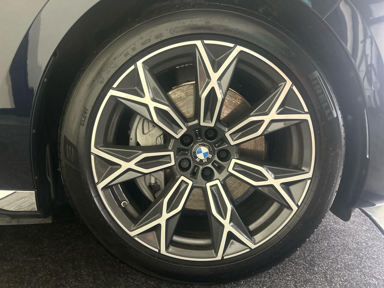 BMW i7 xDrive60 Privilege Edition 106 kWh | Bowers & Wilkins Sound | Driving assistant | Luchtvering | Massagestoelen | Parking assistant