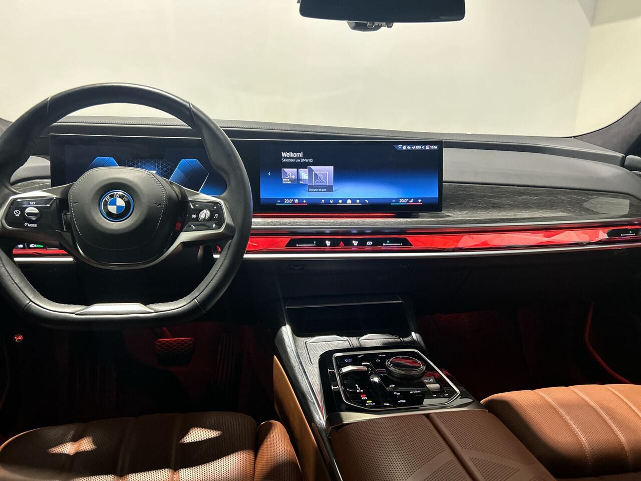BMW i7 xDrive60 Privilege Edition 106 kWh | Bowers & Wilkins Sound | Driving assistant | Luchtvering | Massagestoelen | Parking assistant