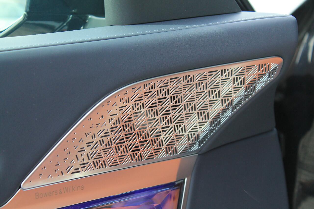 BMW i7 eDrive50 High Executive M Sport / Panoramadak Sky Lounge / Bowers & Wilkins / Massagefunctie / Parking Assistant Professional / Multifunctionele Stoelen / Integral Active Steering