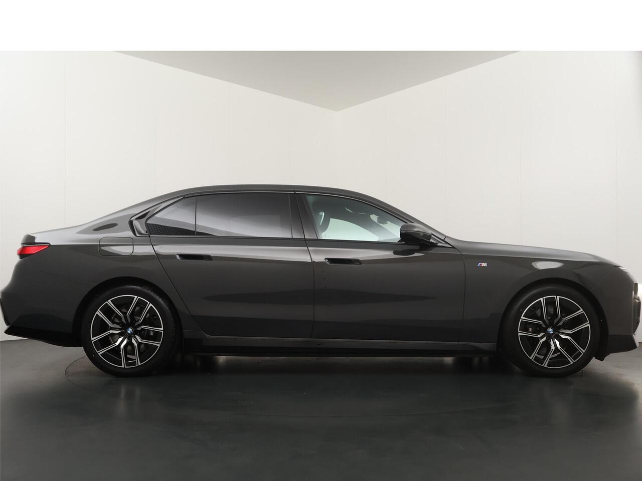 BMW i7 eDrive50 106 kWh | M Sport pro | Pano | Sky Lounge Massage |