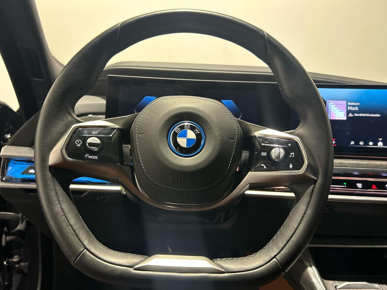BMW i7 xDrive60 Privilege Edition 106 kWh | Bowers & Wilkins Sound | Driving assistant | Luchtvering | Massagestoelen | Parking assistant