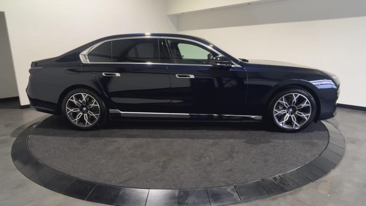 BMW i7 xDrive60 Privilege Edition 106 kWh | Bowers & Wilkins Sound | Driving assistant | Luchtvering | Massagestoelen | Parking assistant