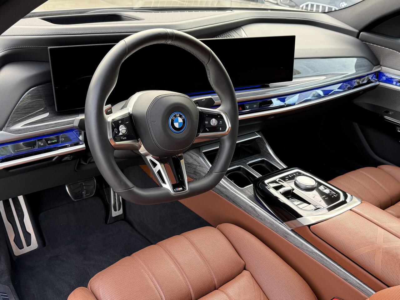 BMW i7 eDrive50 | M-Sport Pro | Individual | Panorama Sky Lounge | Driv. Ass. Prof. | Massage | Act. Steering | 20''