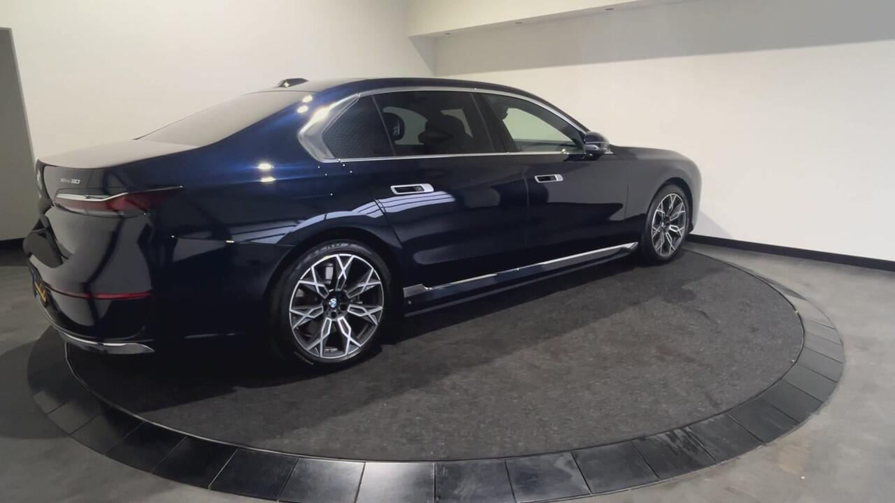 BMW i7 xDrive60 Privilege Edition 106 kWh | Bowers & Wilkins Sound | Driving assistant | Luchtvering | Massagestoelen | Parking assistant