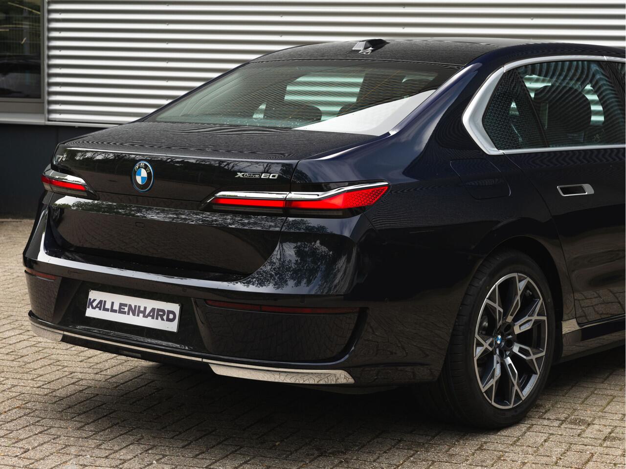 BMW i7 xDrive60 - Stoelverwarming voor + achter - Head-up Display - 106kWh