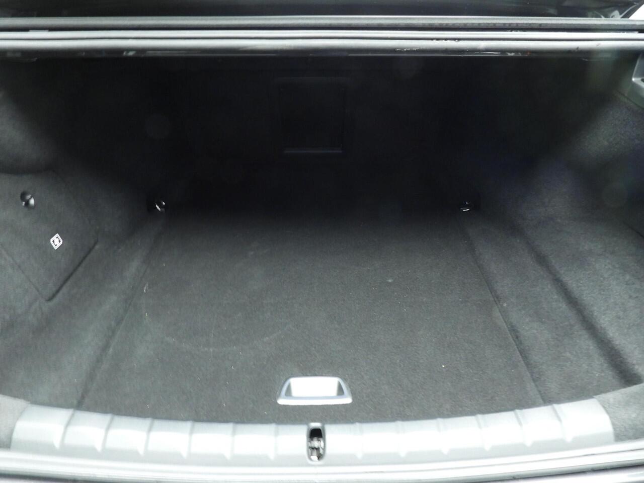 BMW i7 xDrive60 | LED | HUD | Active cruise | Active steering | Comfortzetels | DAB | Alu 20 inch