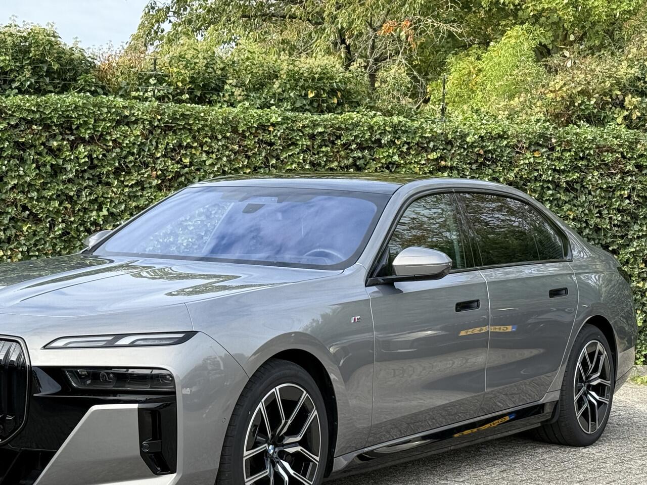 BMW i7 eDrive50 | M-Sport Pro | Individual | Panorama Sky Lounge | Driv. Ass. Prof. | Massage | Act. Steering | 20''