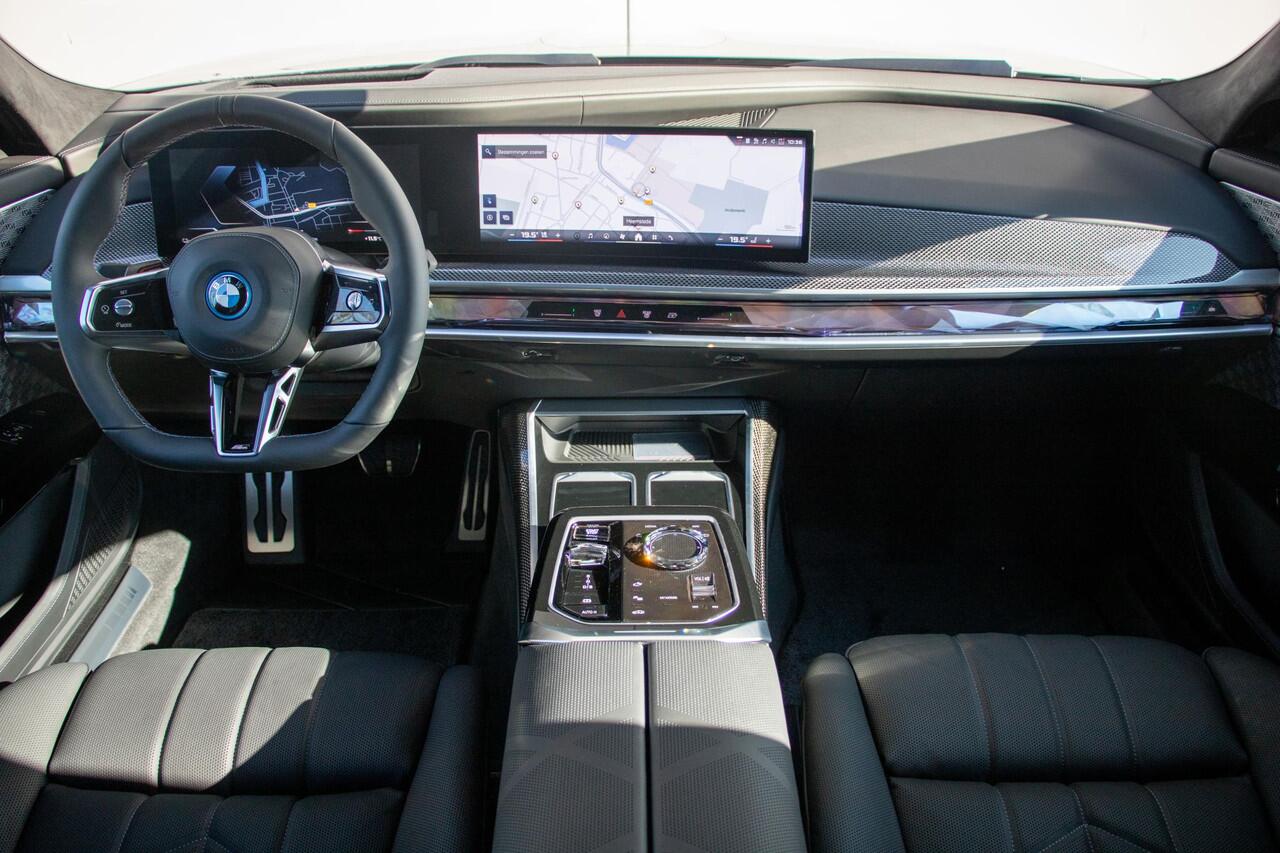 BMW i7 M70 xDrive | Selections BMW i7 M70 xDrive | Sky Lounge | Bowers & Wilkins | Connoisseur Pack