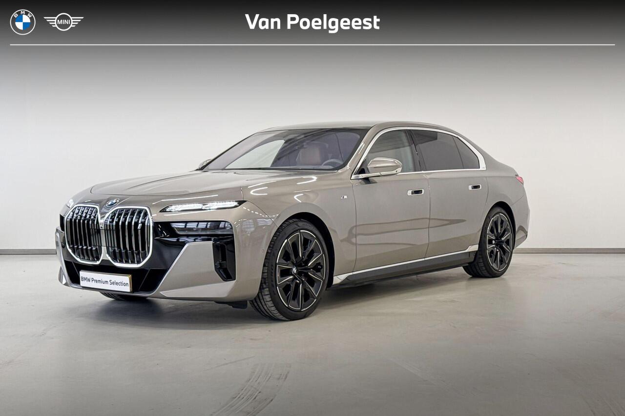 bmw-i7-xdrive60-privilege-edition-m