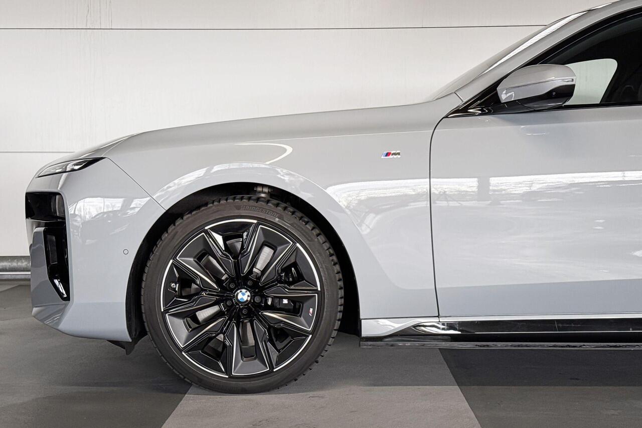 BMW i7 eDrive50 | Selections | M Sport Pro | BMW Iconic Glow | Glazen Panoramadak Sky Lounge |