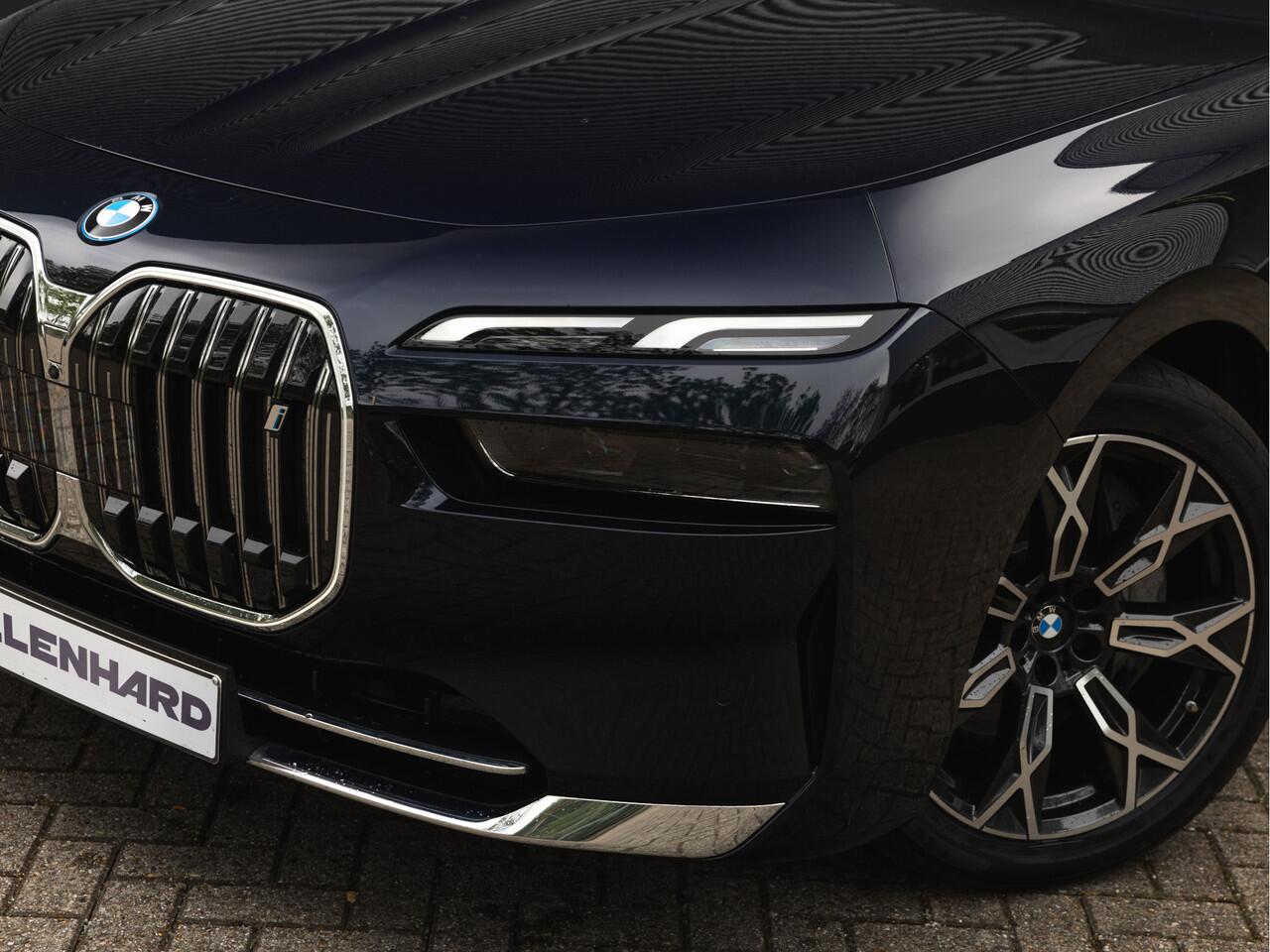 BMW i7 xDrive60 - Stoelverwarming voor + achter - Head-up Display - 106kWh