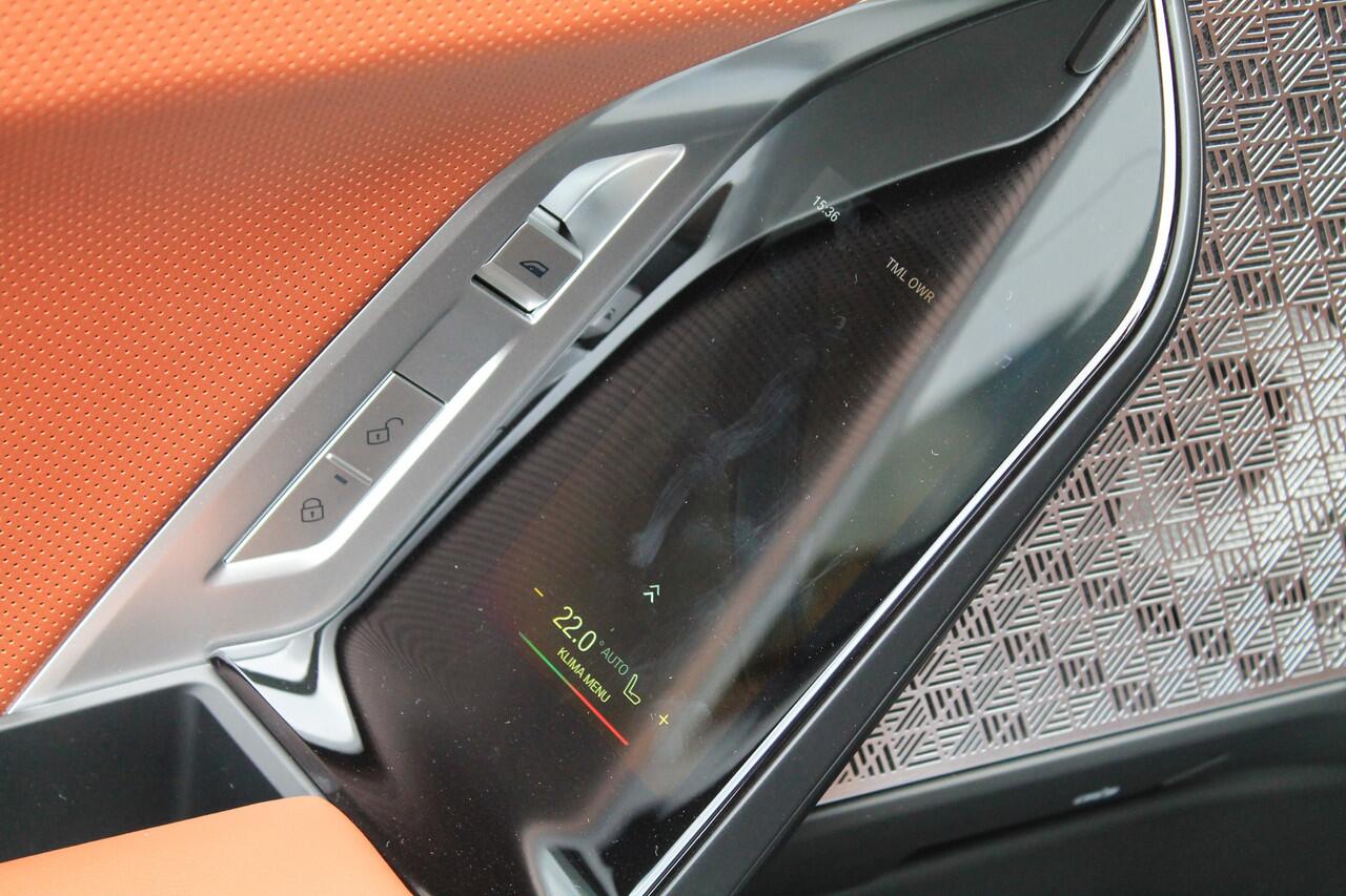 BMW i7 eDrive50 High Executive M Sport / Panoramadak Sky Lounge / Bowers & Wilkins / Massagefunctie / Parking Assistant Professional / Multifunctionele Stoelen / Integral Active Steering