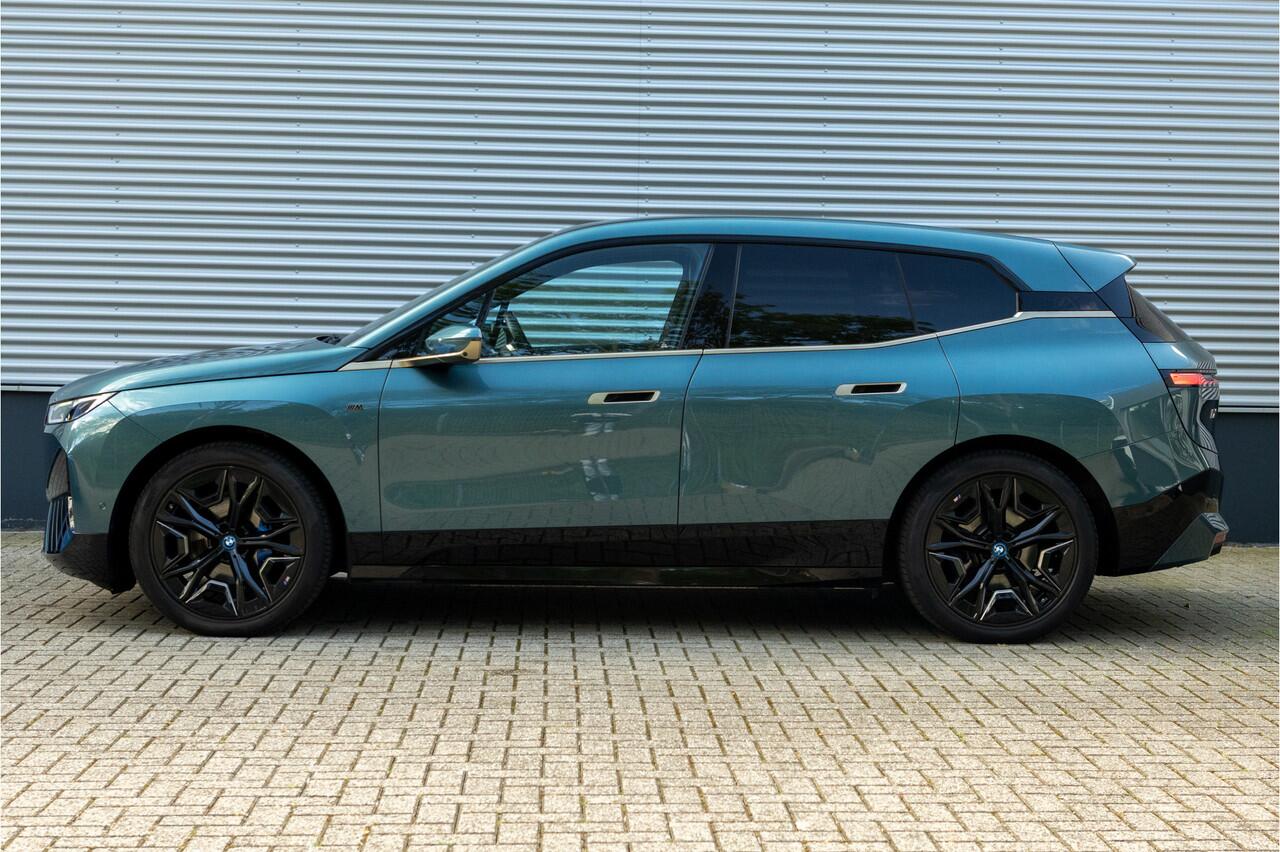 BMW iX M60 - Pano - Bowers & Wilkins - Trekhaak - Stoelventilatie