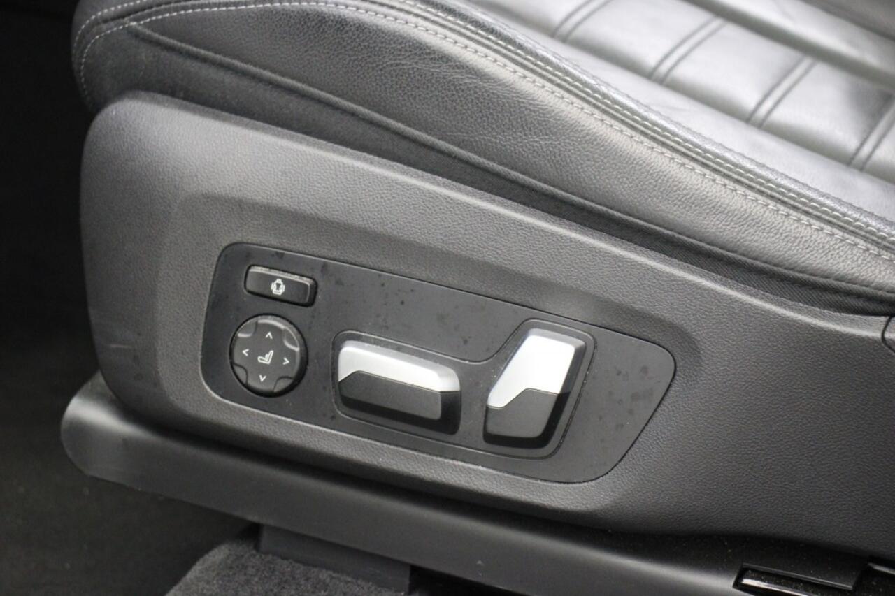 BMW iX High Executive 80 kWh - Carplay, Navi, Panorama, Leer, Camera, Stoelverw. SOH 87,4%