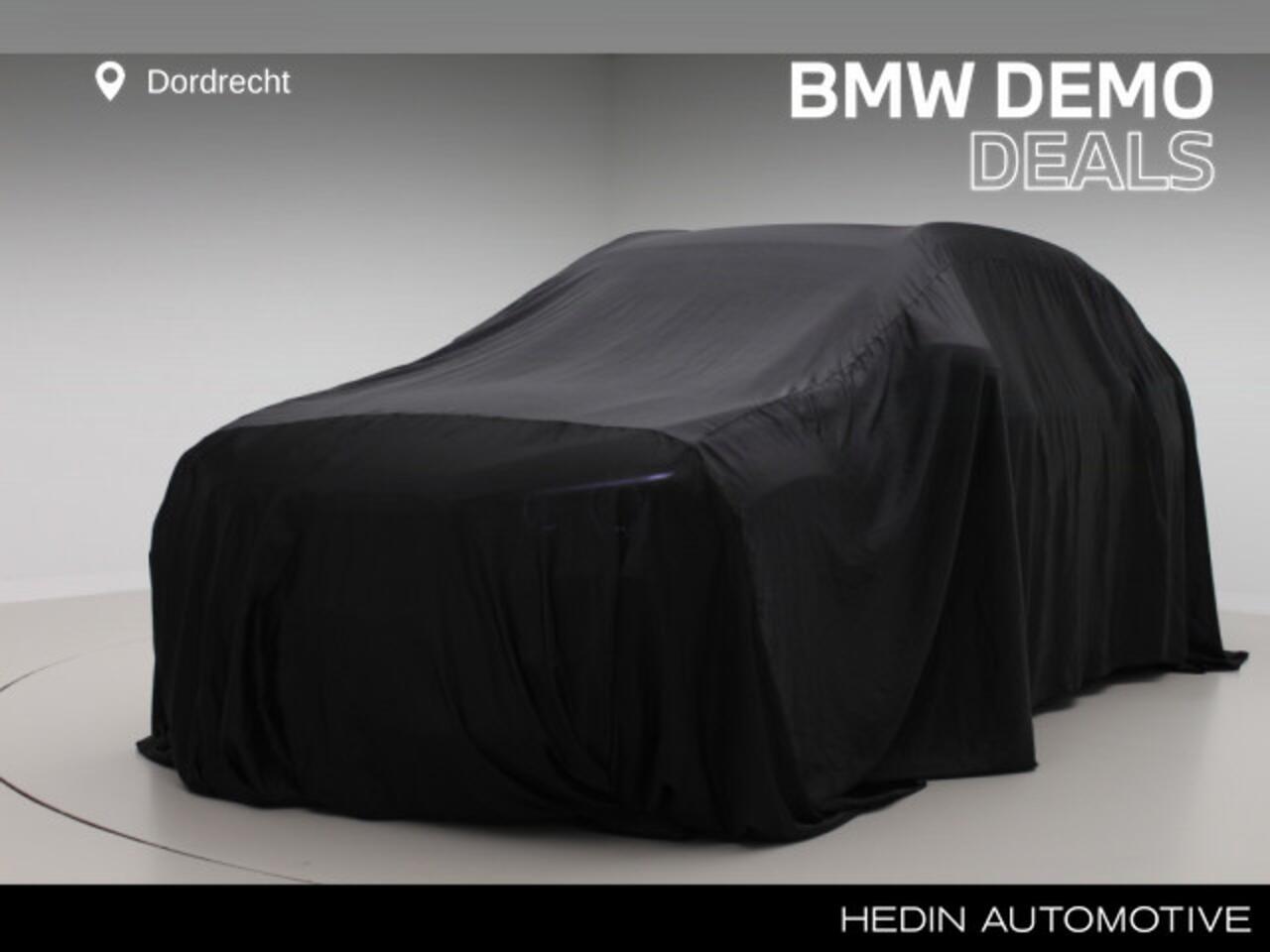 BMW iX xDrive45 101 kWh | M-Sport | Sky Louge dak | Trekhaak | Soft Close | Luchtvering | Innovation Pack Nu voor 81.895,-