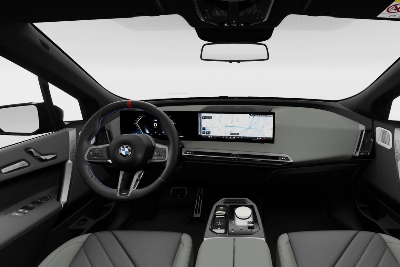 BMW iX xDrive M70 | Comfort Pack | Innovation Pack | Glazen panoramadak Sky Lounge