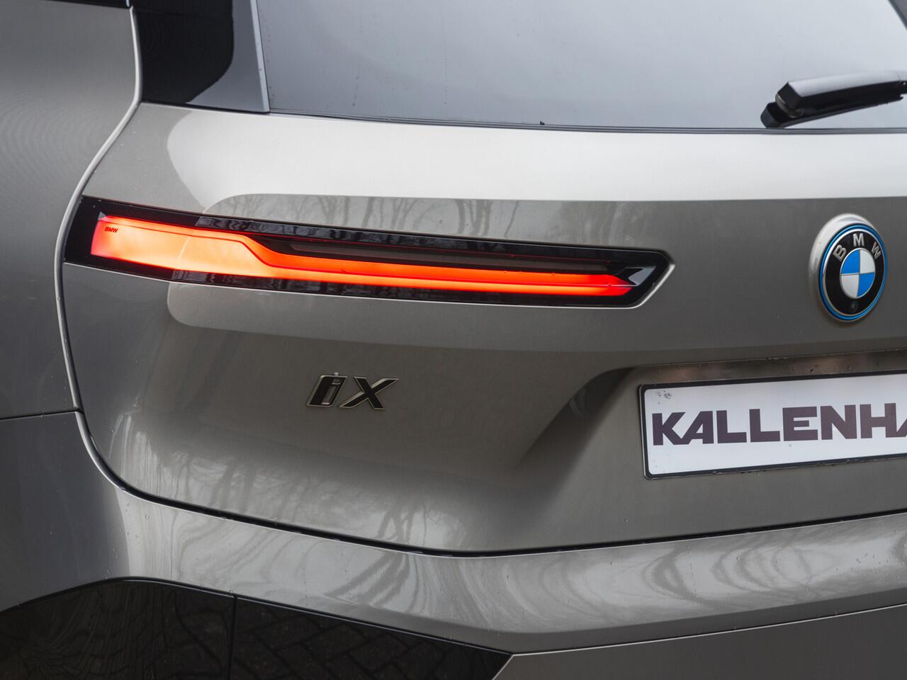 BMW iX M60 High Executive - Pano - Trekhaak - 112kWh