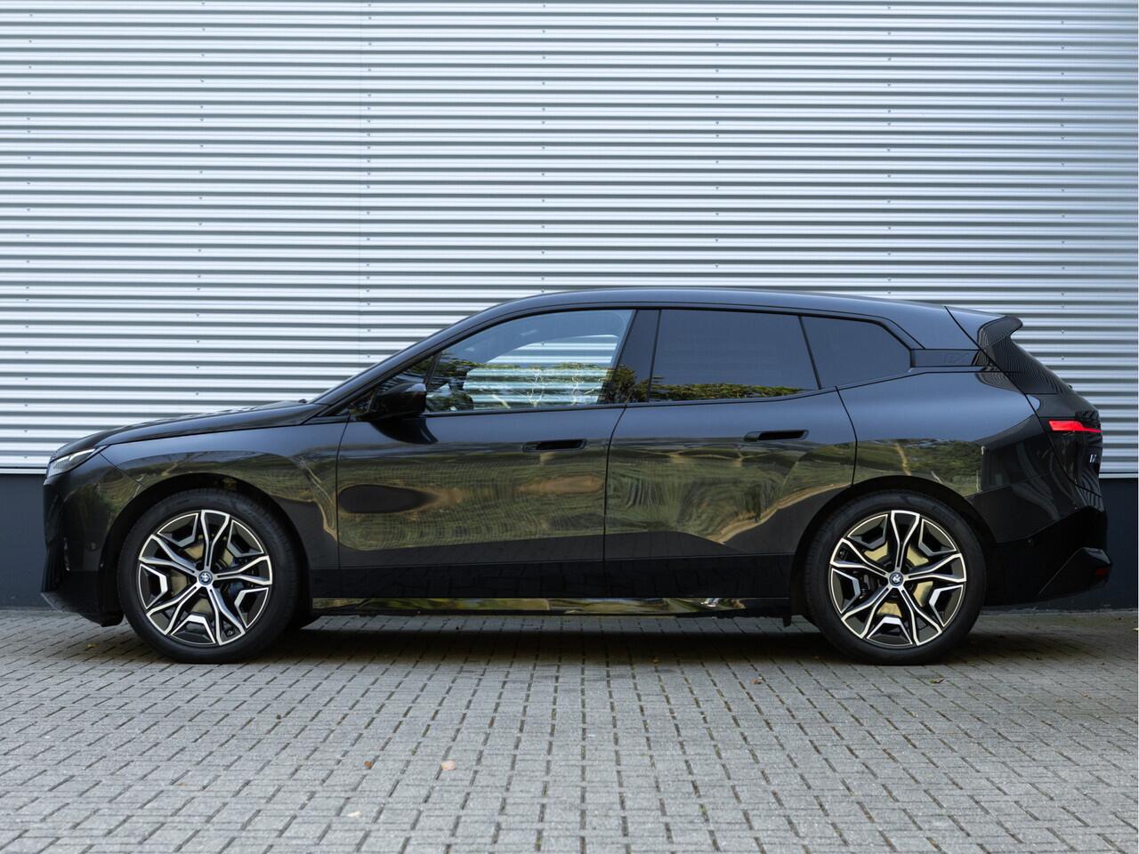 BMW iX xDrive50 - Sportpakket - Pano - Driving Ass Prof - Harman Kardon